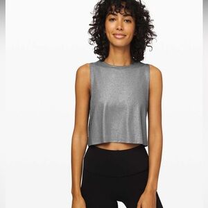 LULULEMON MUSCLE LOVE CROPPED TANK TOP - SIZE 6 - METALIC SILVER